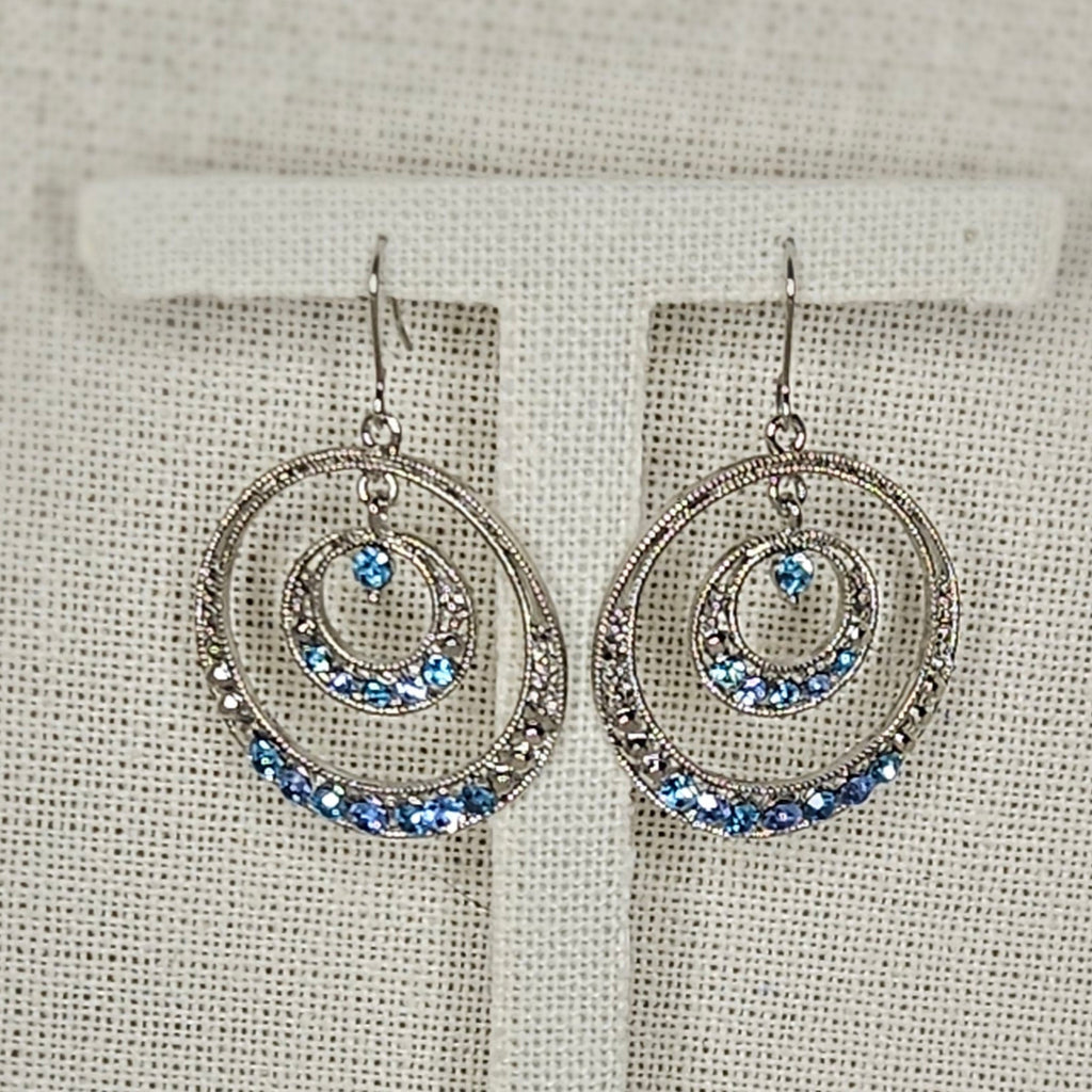 Double circle drop earrings.