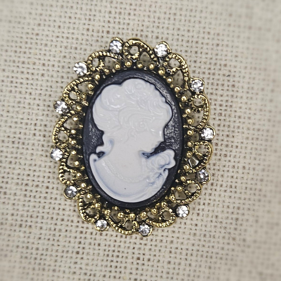 Cameo Pin
