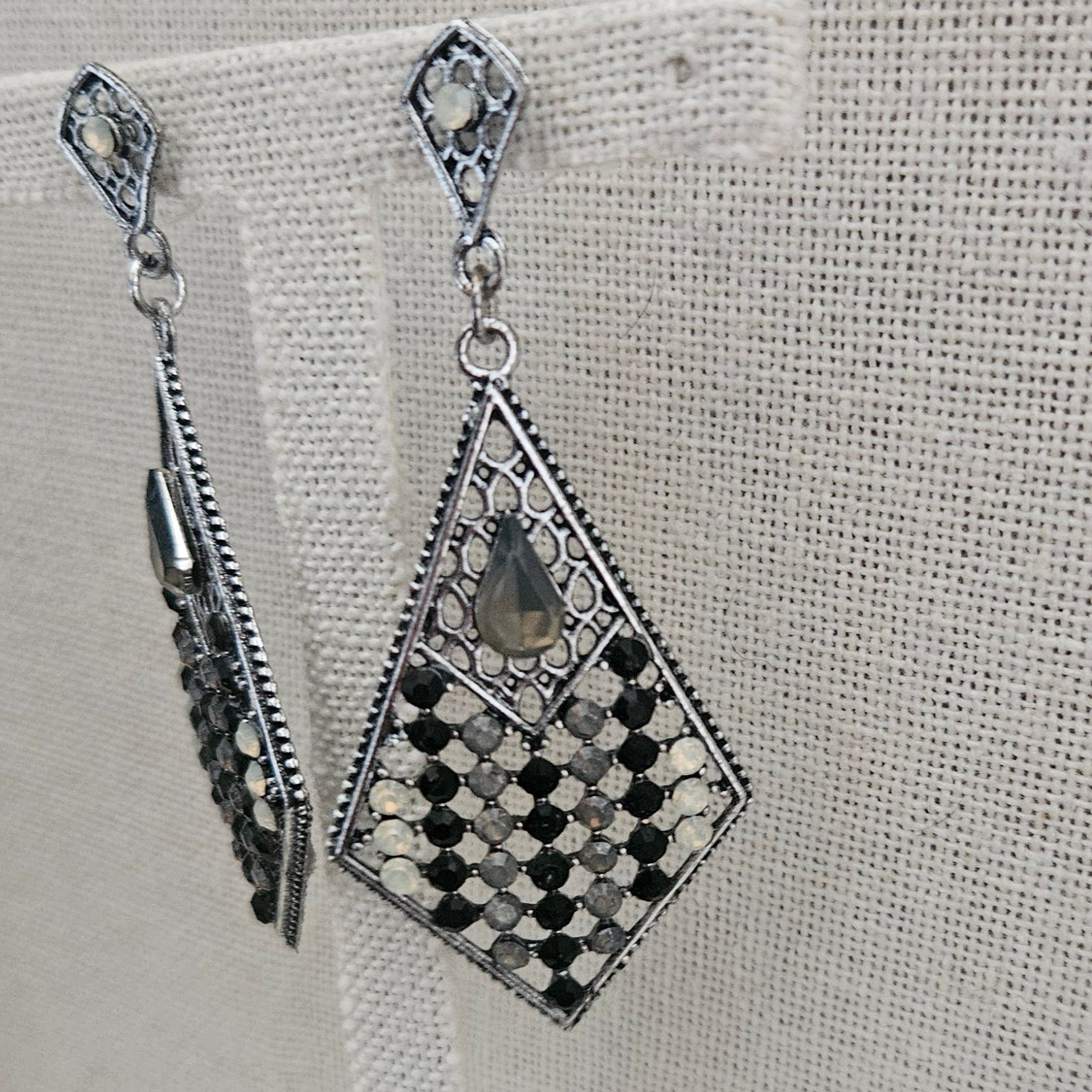 Geometric Shades of Grey