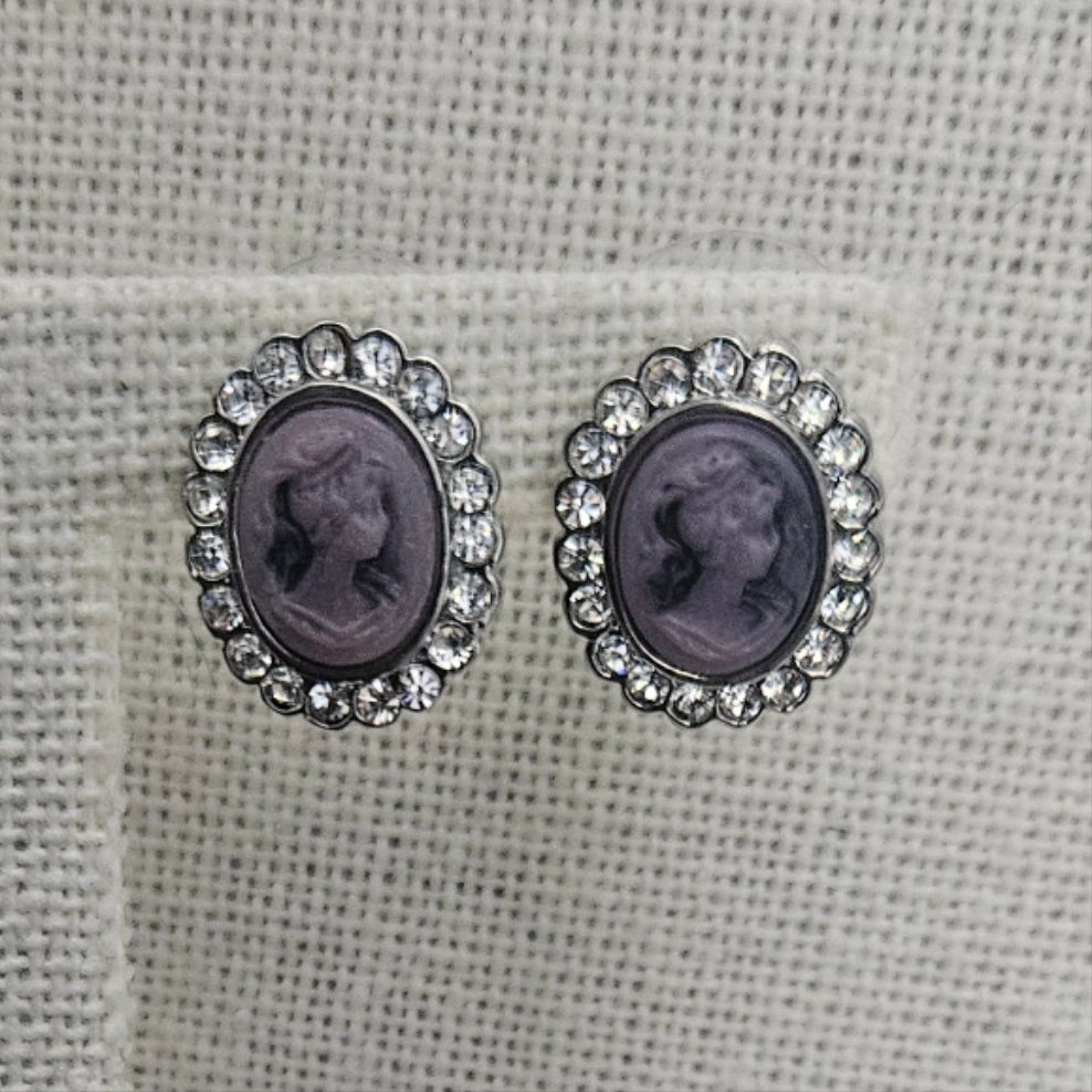 Cameo earrings - small