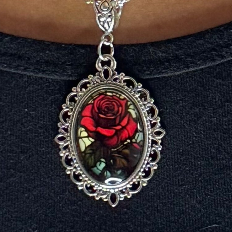 Rose pendant and necklace